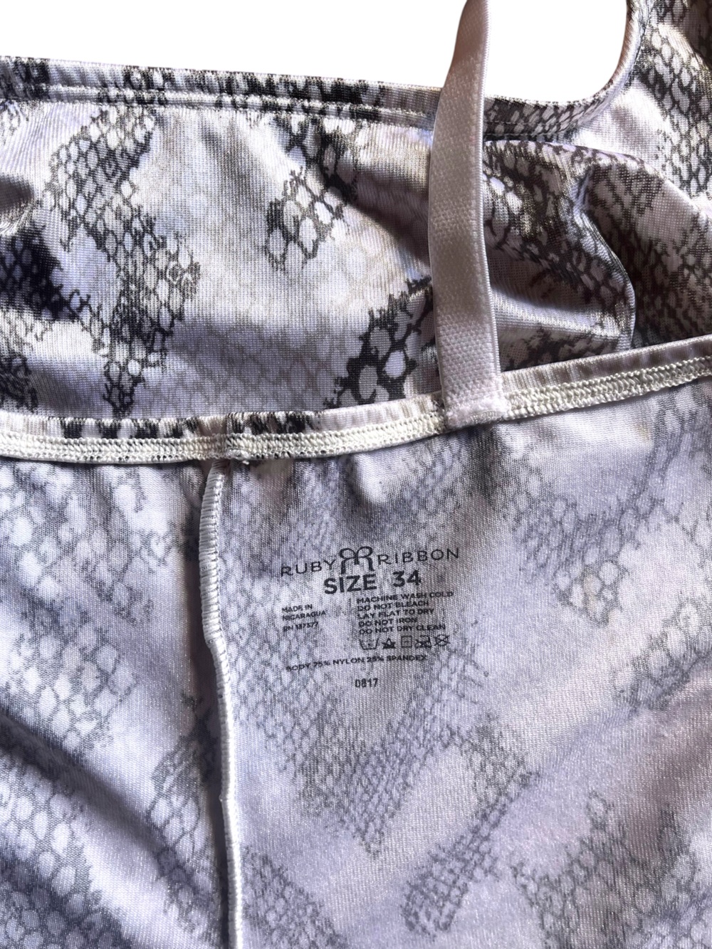 Ruby Ribbon Size 34 Shapewear Cami Tank Top Built-In Bra White Gray Print - Picture 7 of 12